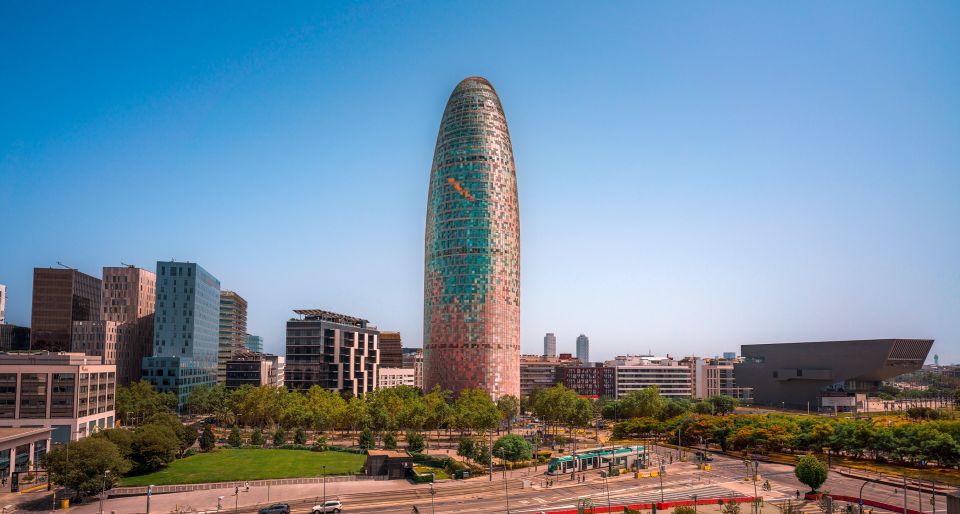 Barcelona: Mirador torre Glòries Skip-the-Line Ticket - Climbing to the top: how the deck helps you orient fast