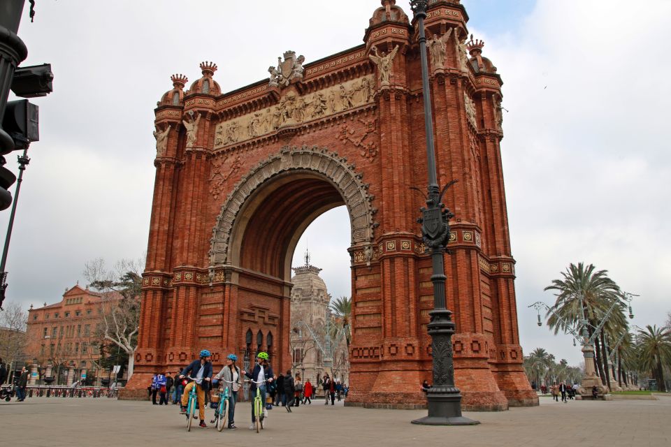 Barcelona: Montjuic Hill E-Bike Tour - Port Vell and Columbus: history by water, with no parking headache