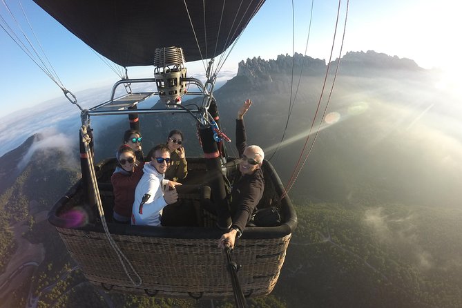 Barcelona: Montserrat Hot Air Balloon Ride with Champagne Toast - Before Takeoff: Snacks, Briefing, and Crew Confidence