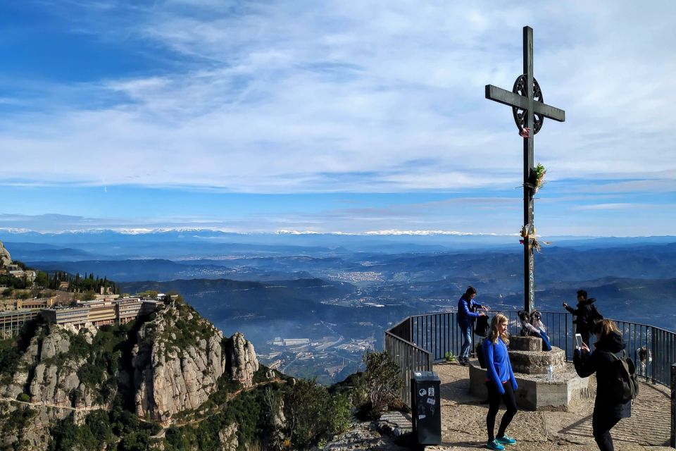Barcelona: Montserrat Monastery & Hiking Off the Beaten Path - Top Views on Clear Days, Then Shady Descent and 30 Minutes Free