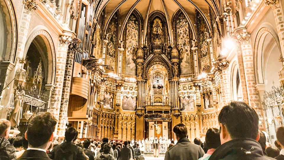 Barcelona: Montserrat Private Trip with Monastery Ticket - Saint Michael’s Cross to San Miguel Viewpoint: a relaxed hike with payoff