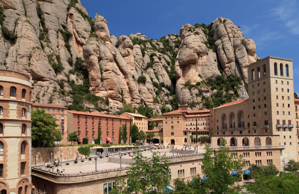 Barcelona: Montserrat & Sagrada Familia Guided Tour - Key highlights worth planning around