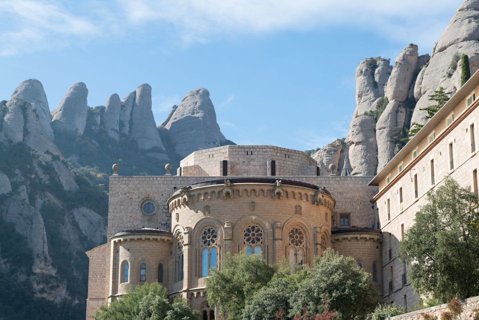 Barcelona: Montserrat & Sagrada Familia Guided Tour - Timing and energy: who this fits best