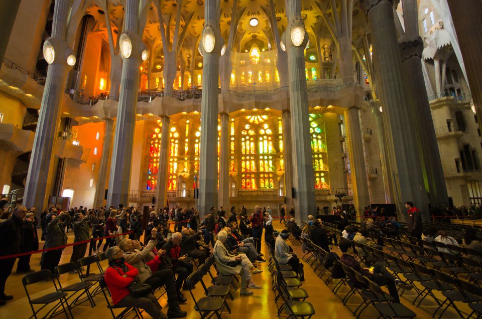 Barcelona: Montserrat & Sagrada Familia Guided Tour - Queue, security, and how to save time with your setup
