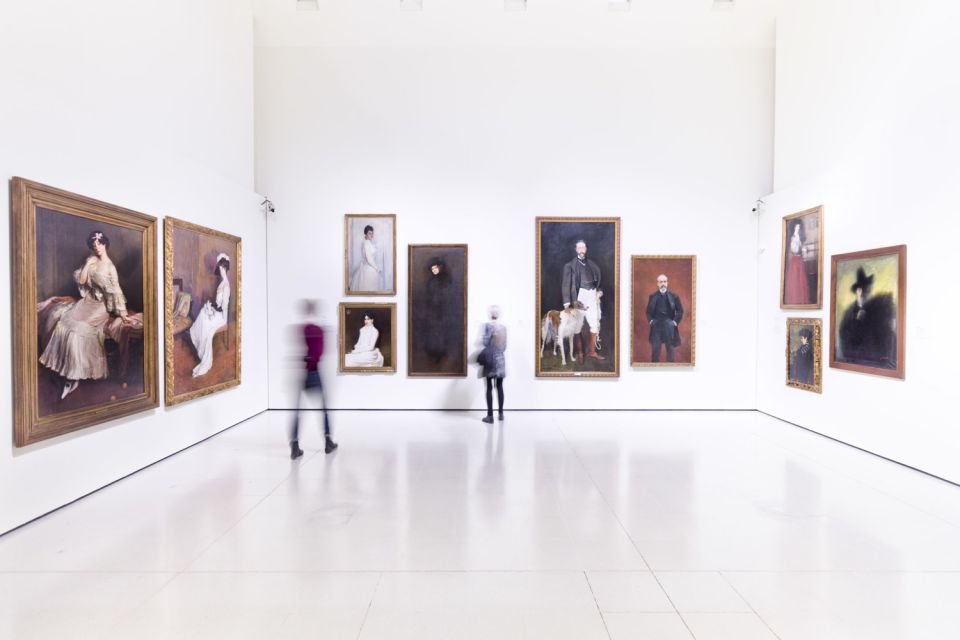 Barcelona: Museu Nacional d'Art de Catalunya Entrance Ticket - On-site cafes and breaks that keep your legs sane
