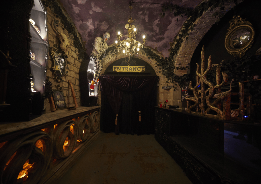 Barcelona: Nightmare Horror Museum Maze Entry Ticket - The 30-Minute Flow: Waiting Area, Then the Maze