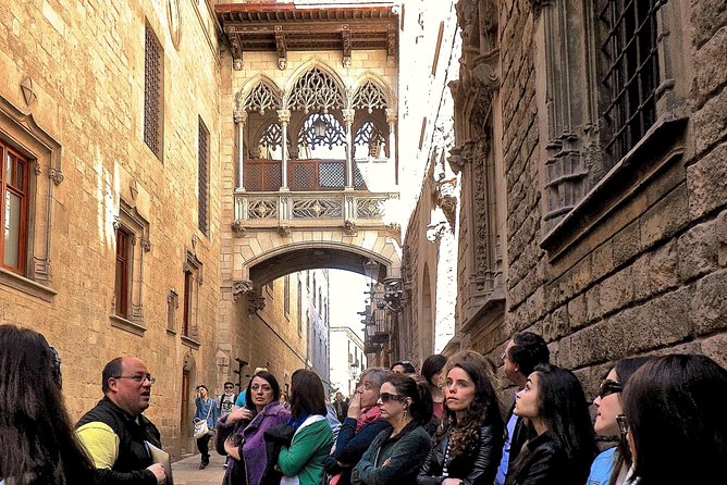 Barcelona Old Town & Gothic Quarter Small Group Tour - Gothic Quarter without the lost-in-alleys feeling