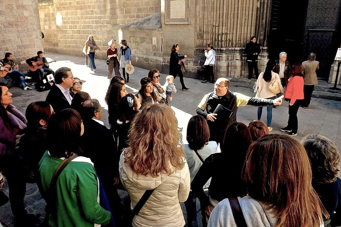 Barcelona Old Town & Gothic Quarter Small Group Tour - Plaça Reial: the square you’ll want to remember
