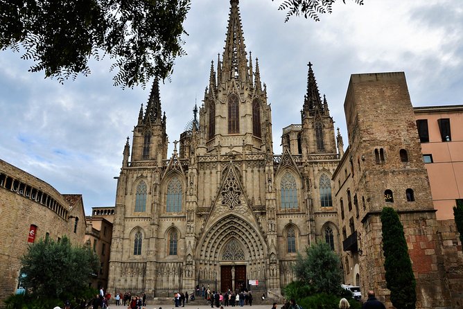 Barcelona Old Town & Gothic Quarter Small Group Tour - Ending at Palau de la Música Catalana: the modernism finish line