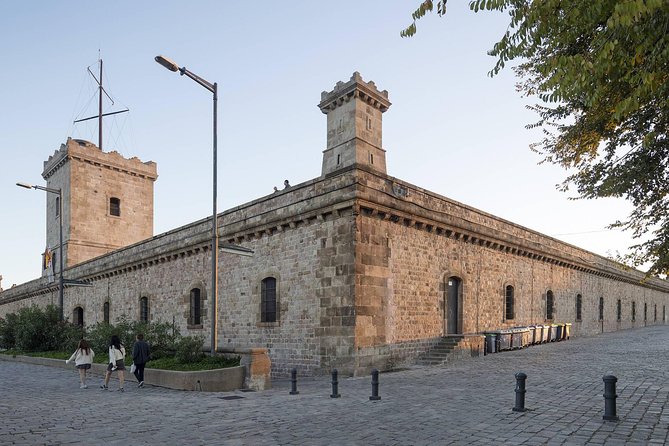 Barcelona: Old Town, Montjuic Castle, Cable Car Small Group Tour - Raval and the Rambla del Raval: A Different Side of Old Town
