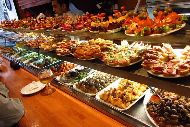 Barcelona Old Town Night Small Group Tour with Tapas & Flamenco - Walking the Gothic Quarter after dark: what the evening is really like