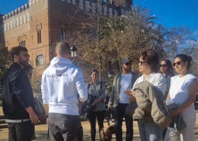 Barcelona: Old Town Private Walking Tour of Past and Present - Parc de la Ciutadella: the quick green break before old streets