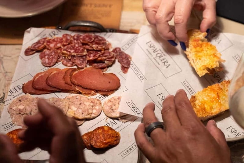 Barcelona Old Town Tapas Night: Hidden Bars, Cava & Vermut - Drinks in Real Barcelona Style: Cava, Beer, and Vermut