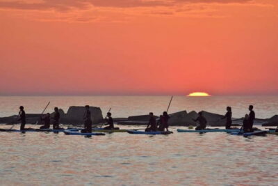 Barcelona: Paddleboarding at Sunrise. Includes: instructor, photos, equipment - Getting on the board: how the technique lesson keeps it fun