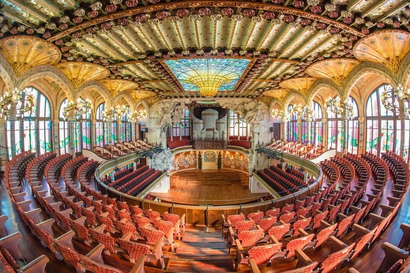 Barcelona: Palau de la Música Guided Tour in Japanese - Finding your meeting point near the Carmela sculpture