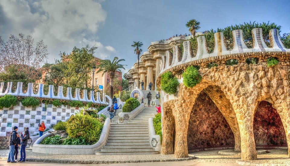 Barcelona: Park Güell Guided Tour - Viaducts and the main-square viewpoint: where the park puts you in the picture