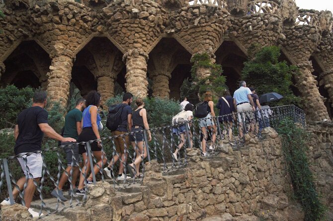 Barcelona: Park Güell Guided Tour & Tickets with Fast-Track Entry - Views, Timing, and Photo Stops Without Losing Your Bearings
