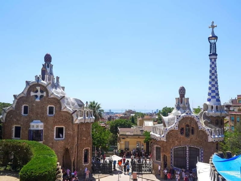 Barcelona: Park Güell Guided Tour with Skip-the-line Entry - Optional Gaudí Experience: 4D, Interactive Screens, Digital Models