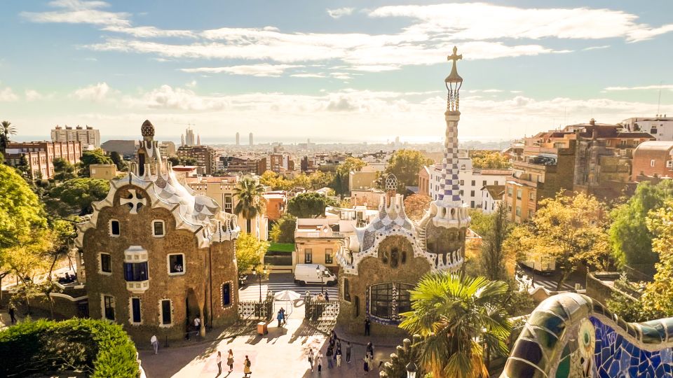 Barcelona: Park Güell & La Sagrada Familia Tickets and Tour - The bus ride and the pacing that actually keeps you sane