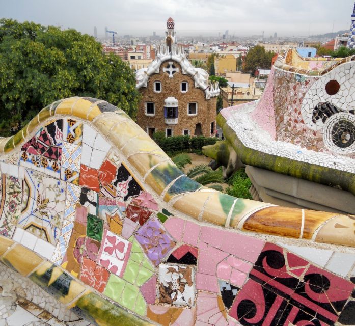 Barcelona: Park Güell & Sagrada Familia Guided Tour - Key things that make this Gaudí day work