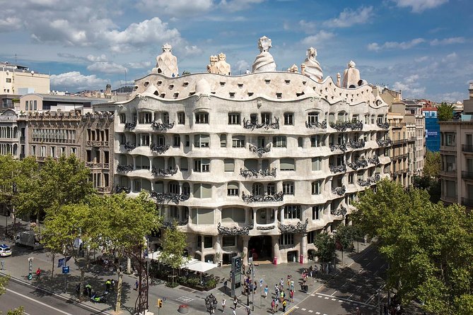 Barcelona Pass: Save up to 50% - Includes Sagrada Familia - Views, Waterfront, and Getting Around: Bus, Towers, Cable Car, and Cruises