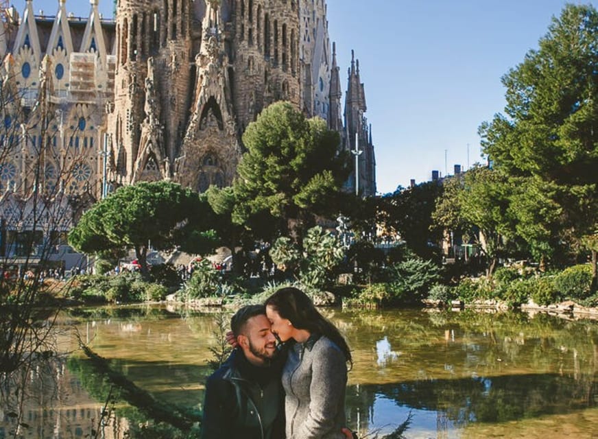 Barcelona: Photo Shoot + Exclusive Video of the Best Moments - Plaza Real Meet-Up: Easy Start, No Guessing