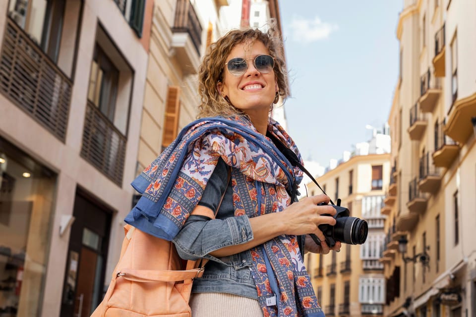 Barcelona: Photo Shoot + Exclusive Video of the Best Moments - Gothic Quarter Photo Stop: Real Streets, Less Stiff