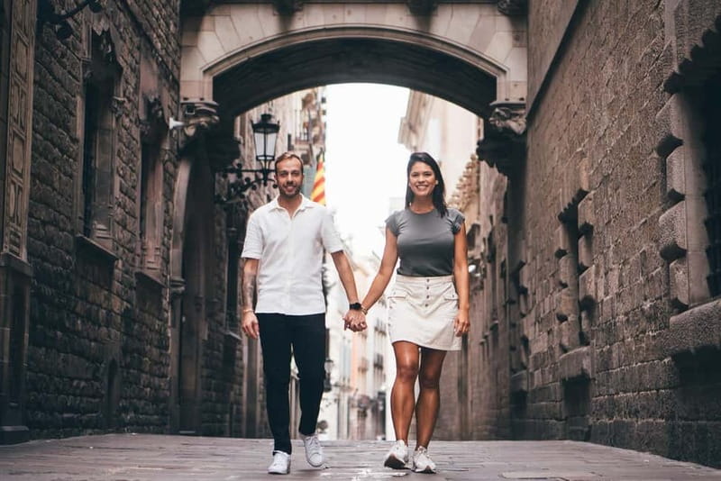 Barcelona: Photo Shoot Tour in El Gothico - Local Tips You Can Use That Same Day