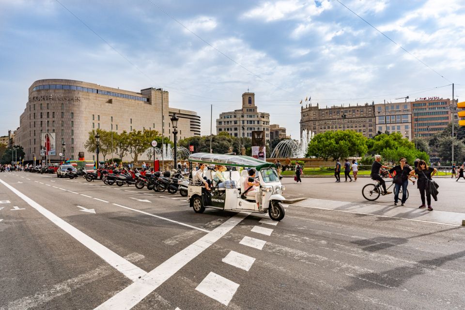 Barcelona: Private City Tour by Eco Tuk Tuk - Olympic Port: 1992 sailing history in a quick, memorable view