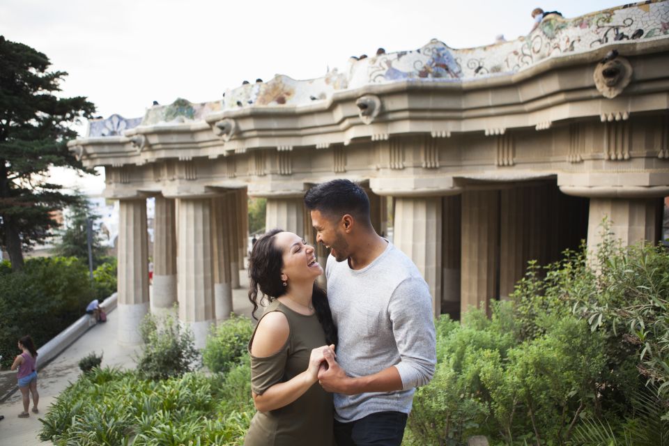 Barcelona: Private Full Park Güell Photoshoot - Entry included: skip the ticket line, then use the time well
