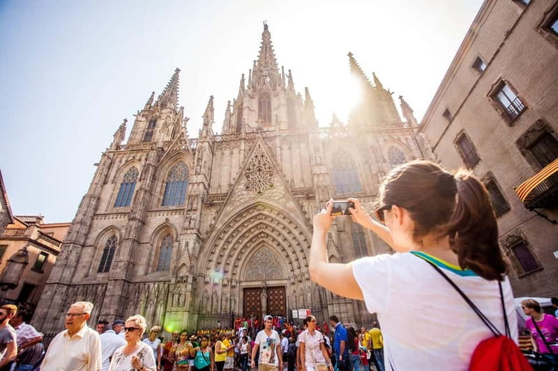 Barcelona: Private Group Bike Tour - Into the Gothic Old Town: Pedaling Your Way Through History
