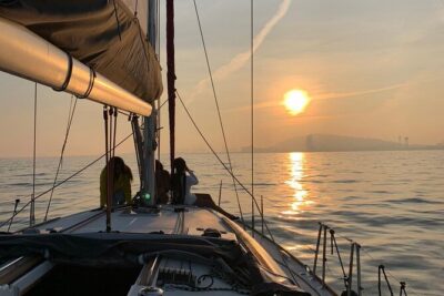 Barcelona Private Sunset Sailing with Drinks - The 1-hour private sail: why this duration is a smart value