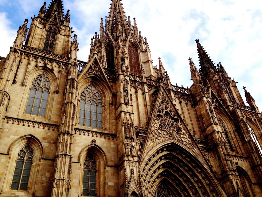 Barcelona: Private Walking Tour with a Local - What’s included (and what you’ll pay for separately)