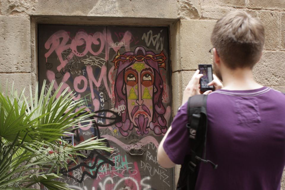 Barcelona: Raval Street Art and Graffiti Walking Tour - Why Raval Street Art Works Better Than a Photo Sprint