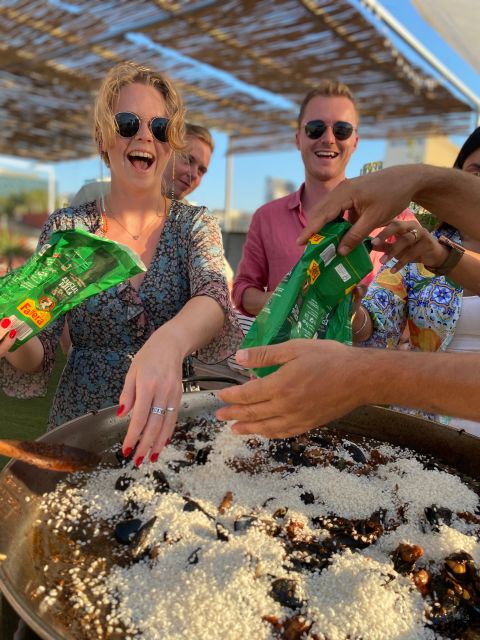 Barcelona: Rooftop Paella Cooking Class with Sangria - Tips to make the most of your 2.5 hours