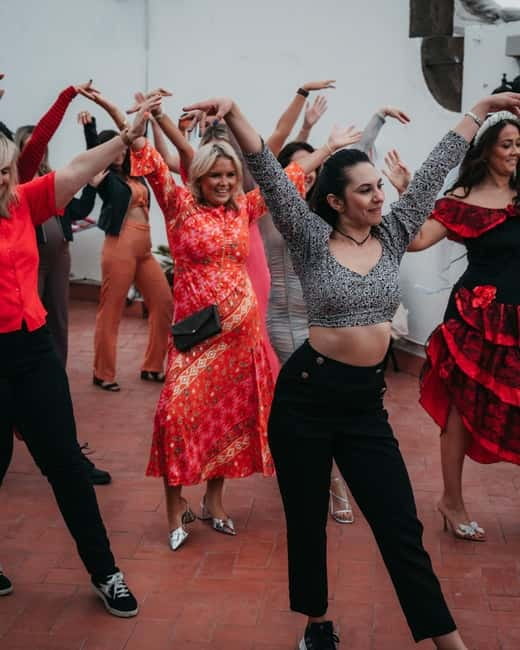 Barcelona: Rooftop Salsa Class with Bottomless Sangria - The Beginner Salsa Lesson: What You’ll Learn in 1 Hour