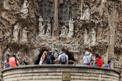 Barcelona: Sagrada Familia and Park Guell Combo Guided Tour - Park Güell: Trencadís, the Lizard, and the Carmel Hill View