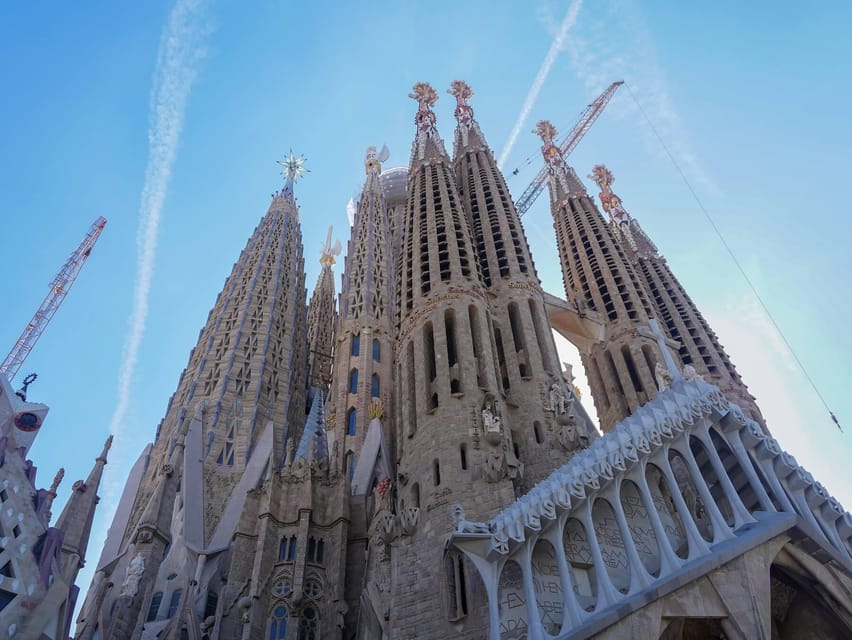 Barcelona: Sagrada Familia and Park Güell Tour - Who this tour suits best
