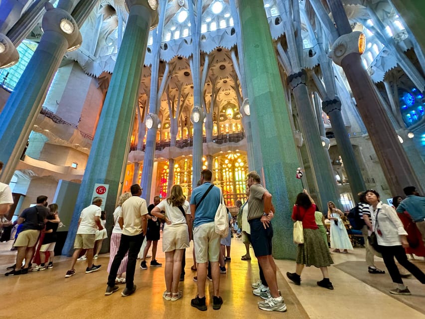 Barcelona: Sagrada Familia Entry Ticket and Guided Tour - Quick hits before you go