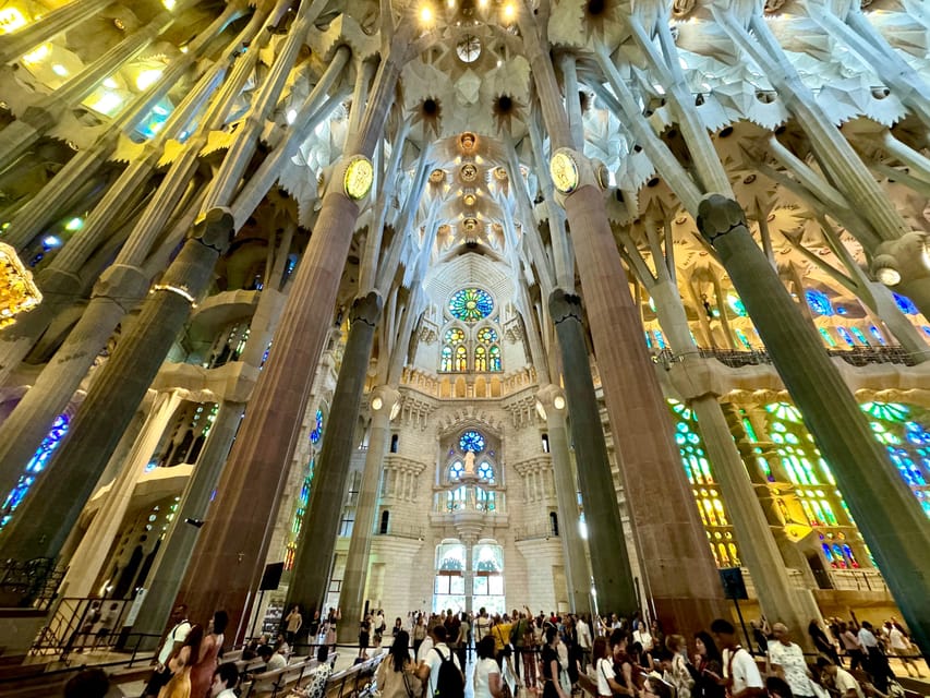 Barcelona: Sagrada Familia Entry Ticket and Guided Tour - The value of a guided Sagrada Familia ticket
