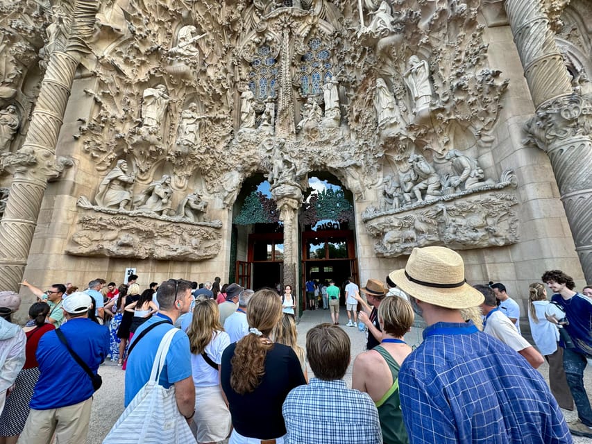 Barcelona: Sagrada Familia Entry Ticket and Guided Tour - The model stop: seeing the basilica that isn’t finished yet