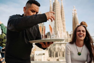 Barcelona: Sagrada Familia Evening Tour with Cava - The rooftop cava start: the best kind of pre-church warming-up