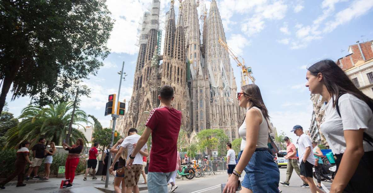 Barcelona: Sagrada Familia Fast-Track Guided Tour - Inside the basilica: angled columns and sacred meaning you can actually follow