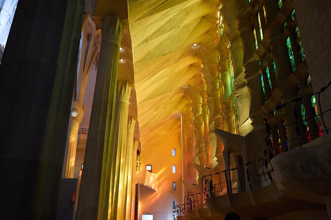 Barcelona: Sagrada Familia Guided English Tour Skip The Line - Quick Hits: What You’ll Notice Right Away