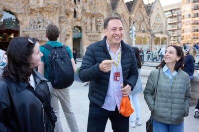 Barcelona: Sagrada Familia Guided English Tour Skip The Line - Nativity and Passion Facades: What the Tour Teaches You to Look For