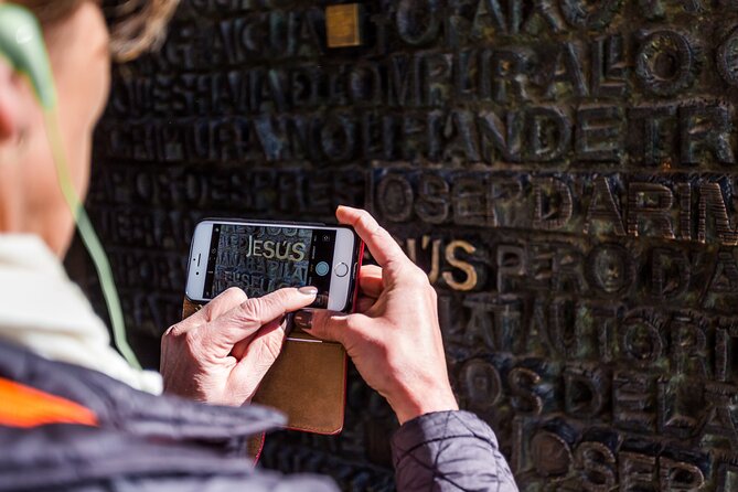 Barcelona: Sagrada Familia Guided Tour with Fast Track Access - What’s not included: towers and expectations