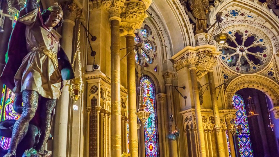 Barcelona: Sagrada Familia & Montserrat Full-Day with Pickup - Time Management: How the 10 Hours Feel in Practice