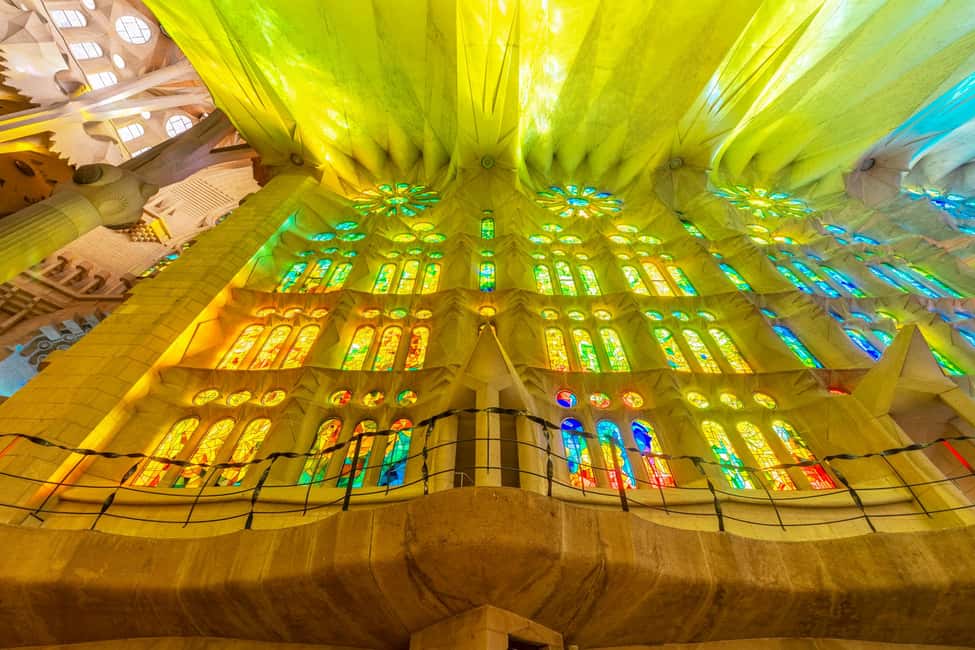 Barcelona: Sagrada Familia & Optional Park Guell Guided Tour - Hotel Pickup, Driver Transfers, and Small-Group Energy