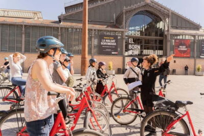 Barcelona: Sagrada Familia or City Tour by Bike or eBike - Meeting point, bikes, and helmets: the stuff you should nail fast
