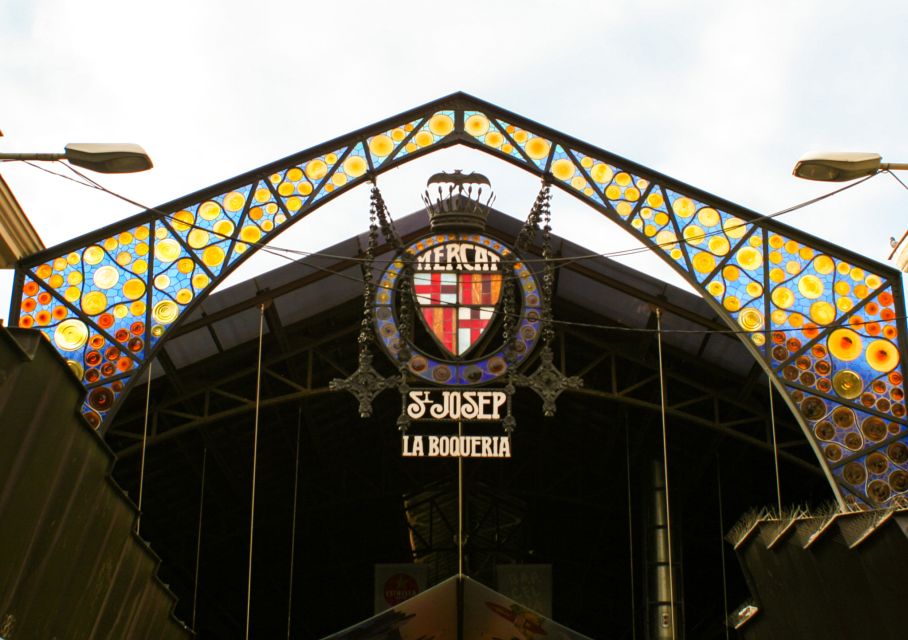 Barcelona: Sagrada Familia, Park Güell & Gothic Quarter Tour - Key highlights to expect